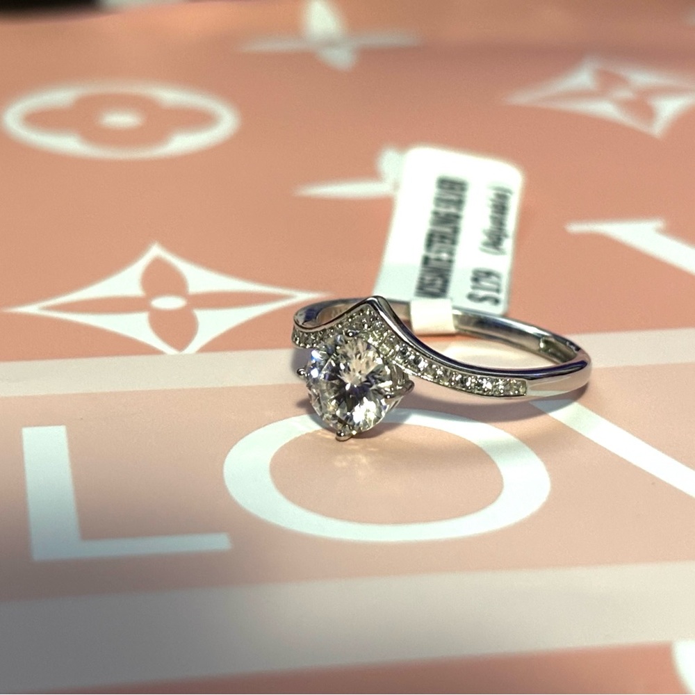 Elegant Silver Diamond Ring
